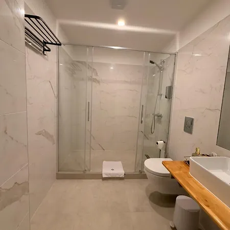 Promenaden Hotel